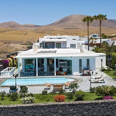Bright And Spacious Puerto Calero 3 Bedrooms Viejo Villa Yaiza (Lanzarote)