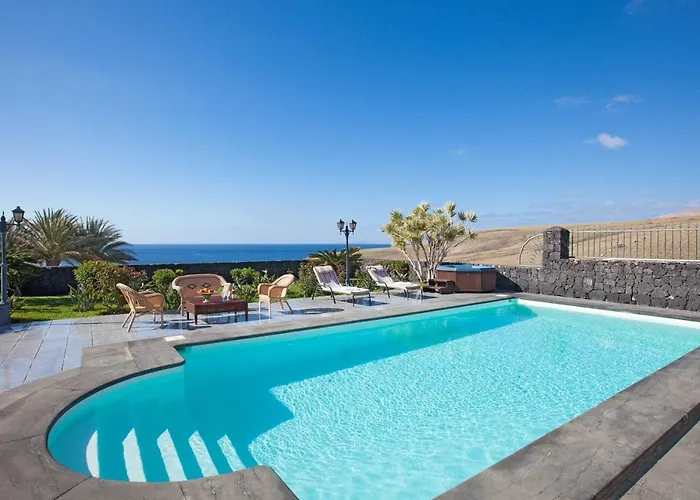 Bright And Spacious Puerto Calero 3 Bedrooms Viejo Villa Yaiza (Lanzarote)